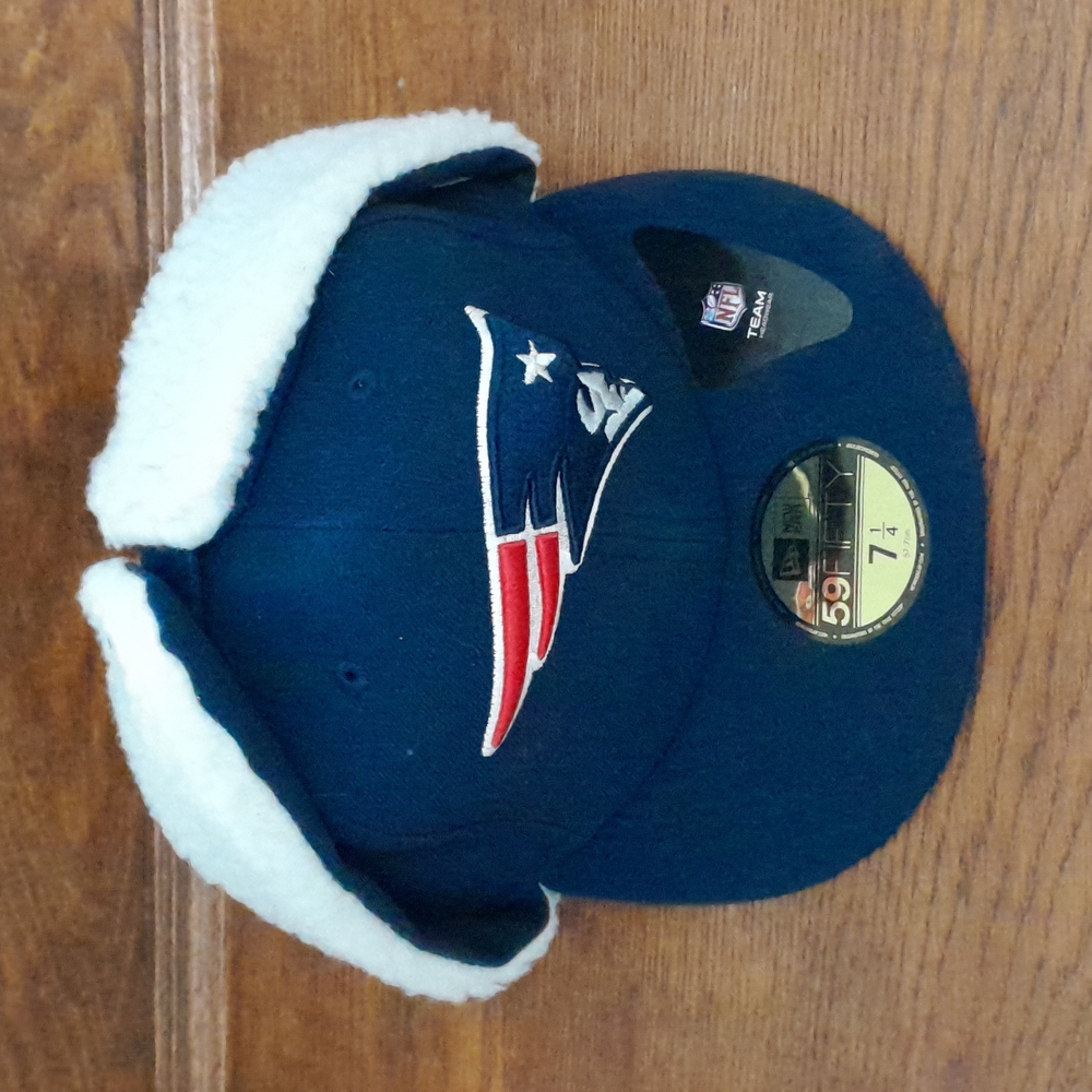 New England Patriots NFL New Era Sherpa Ear Flap Winter Snow Hat Cap Size 7 1/4